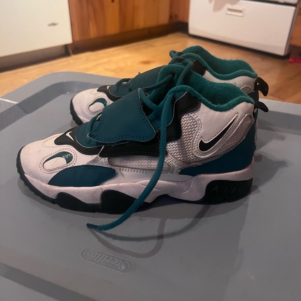 Nike air max speed turf Kids Turquoise and White Sneakers